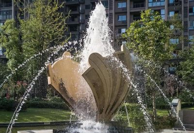 景区不锈钢抽象贝壳喷泉雕塑