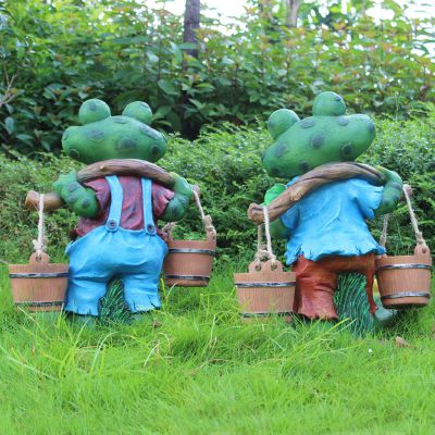 公园两只抽象玻璃钢青蛙雕塑