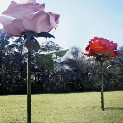 公园草坪不锈钢大型玫瑰花雕塑
