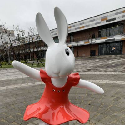 幼儿园商场玻璃钢卡通黄奕跳舞的兔子雕塑