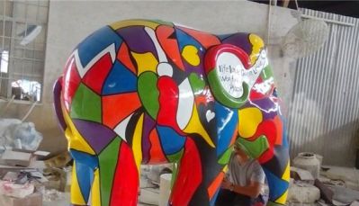游乐场创意玻璃钢彩绘大象雕塑