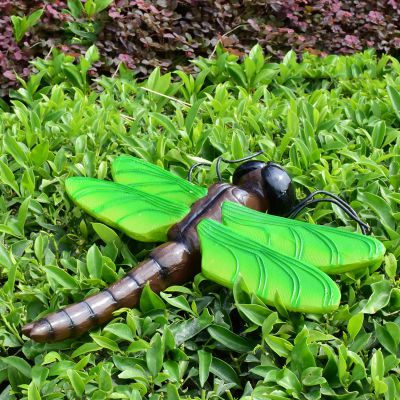 城市小区绿色翅膀彩绘玻璃钢蜻蜓雕塑