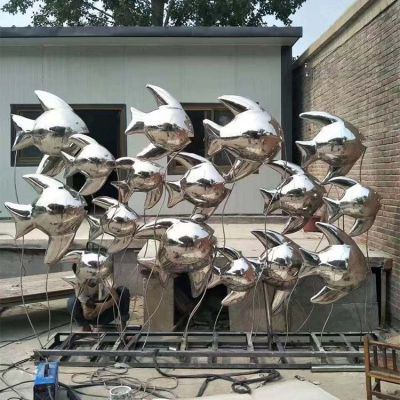 广场水池摆放不锈钢镜面抽象鱼群雕塑