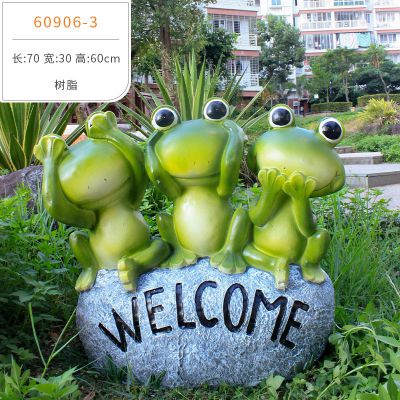 草坪三只树脂创意青蛙雕塑