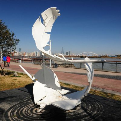 广场摆放不锈钢创意羽毛景观雕塑