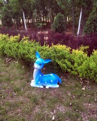 玻璃钢卡通户外园林景观小鹿雕塑