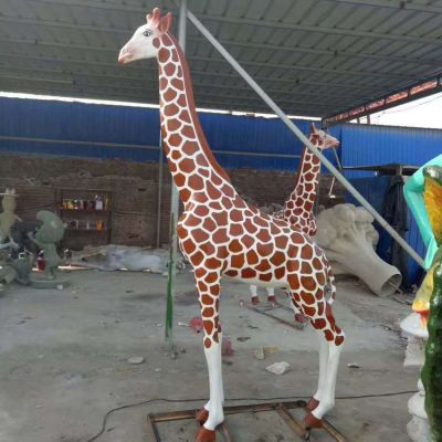 长颈鹿雕塑 公园动物园玻璃钢彩绘大型仿真动物景观