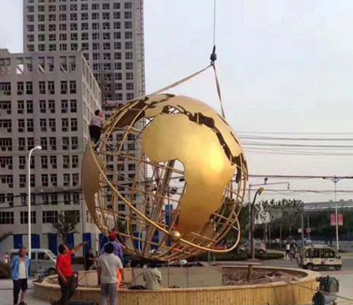 城市广场创意不锈钢鎏金地球仪雕塑