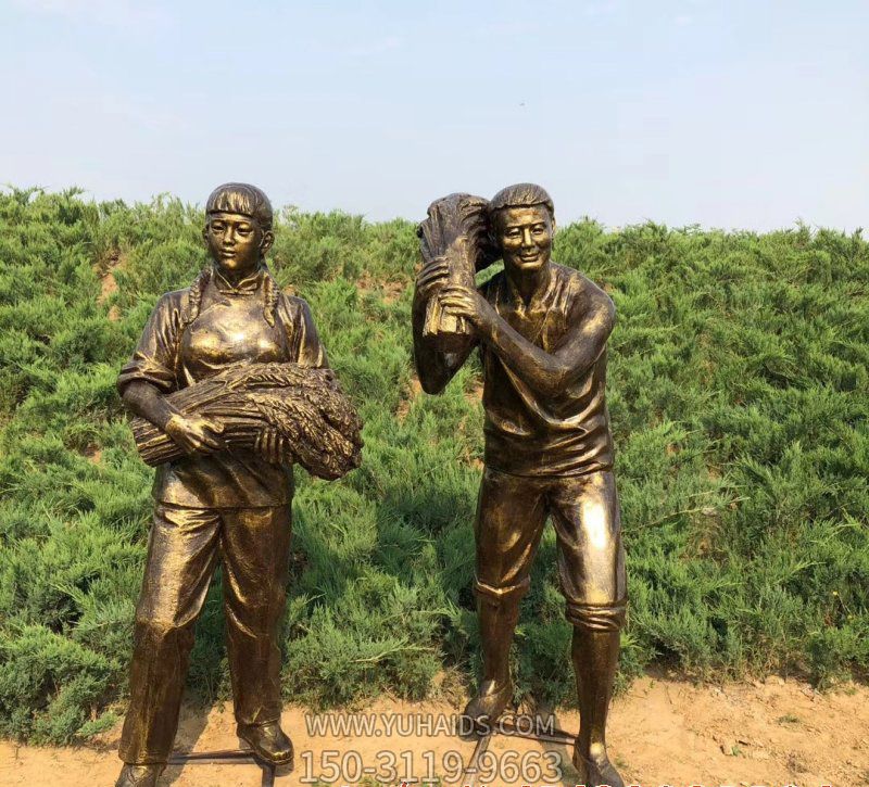 农场秋收抱麦子人物玻璃钢仿铜塑雕雕塑