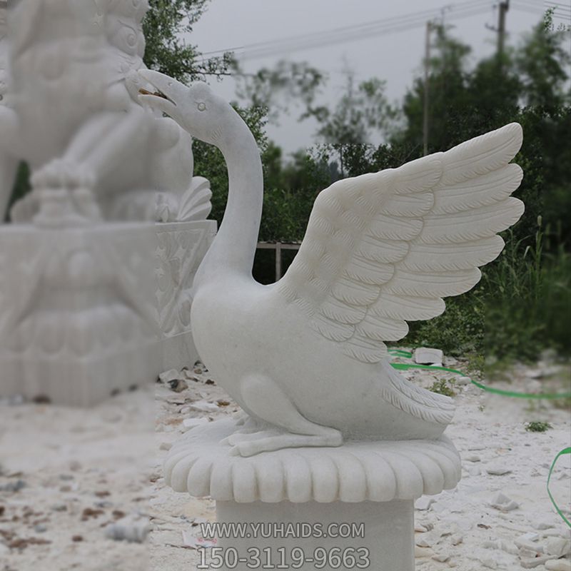 户外汉白玉石雕展翅飞翔的天鹅雕塑