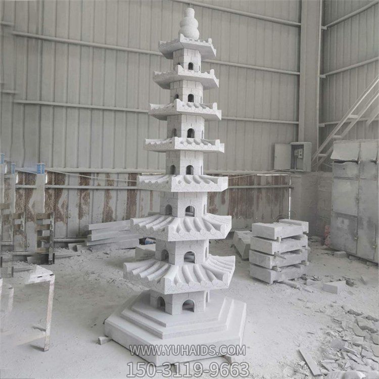 寺庙摆放天然青石雕刻多层石佛塔雕塑