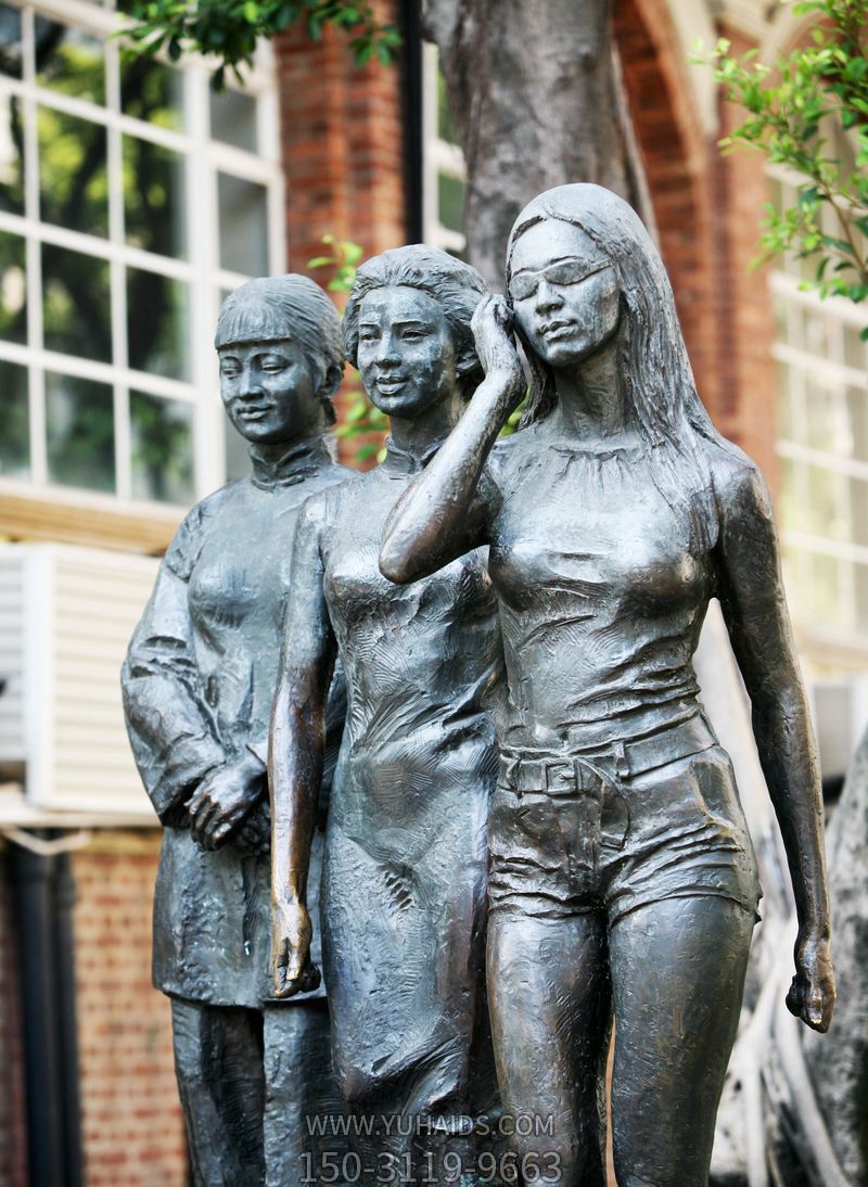 景区玻璃钢街道擦护顾南衣三个不同时代的女人雕塑