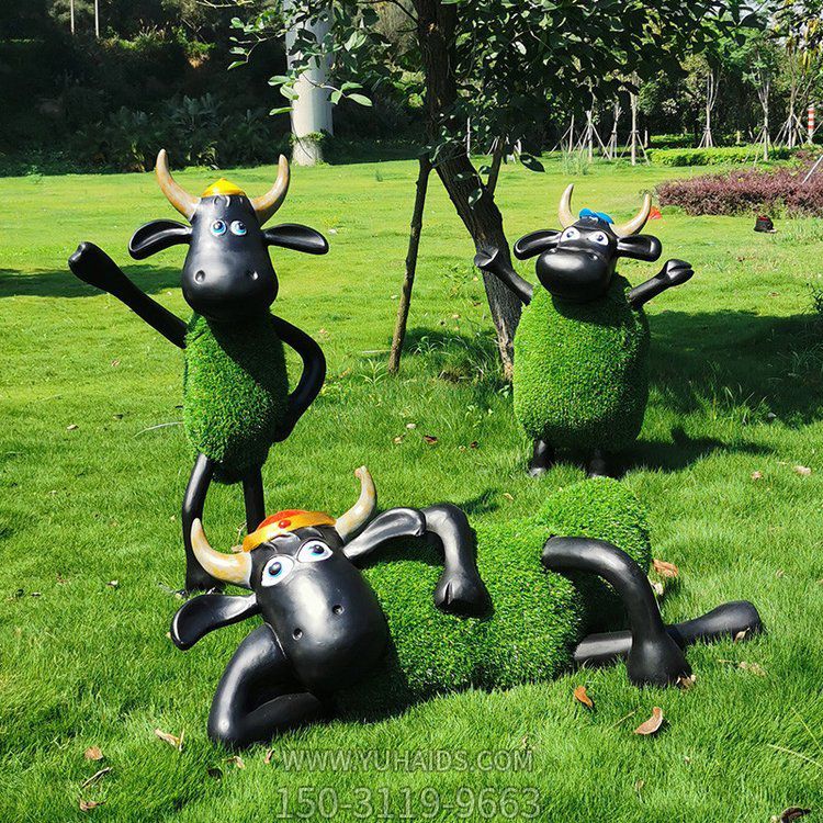 绿植肖恩羊，公园草坪动物摆件雕塑