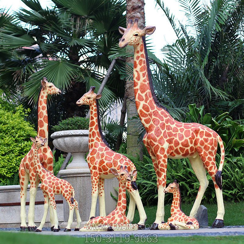 公园广场玻璃钢彩绘仿真长颈鹿雕塑