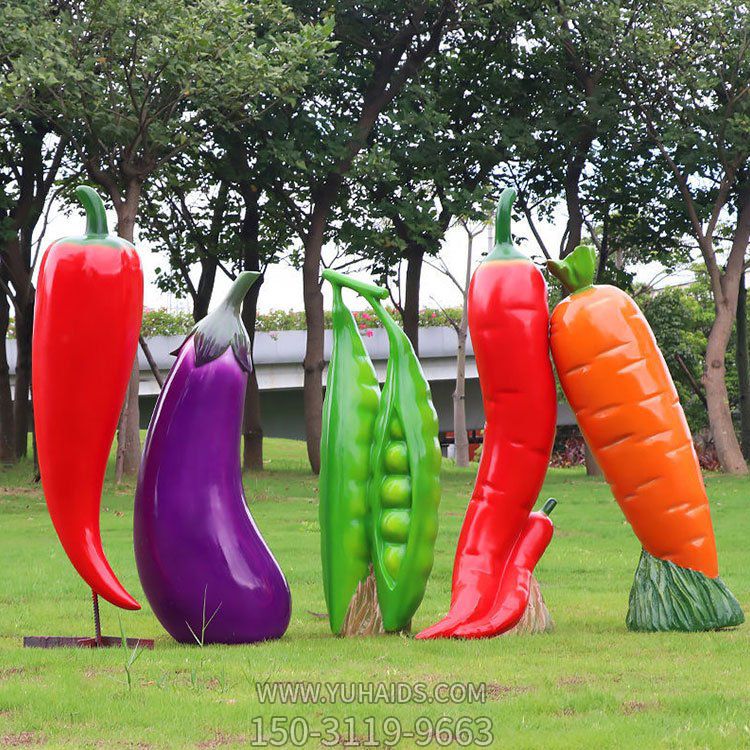 玻璃钢仿真蔬菜，辣椒、茄子、豌豆和胡萝卜雕塑