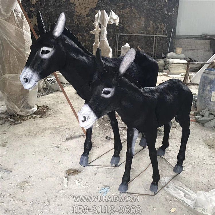 玻璃钢户外仿真动物毛驴雕塑