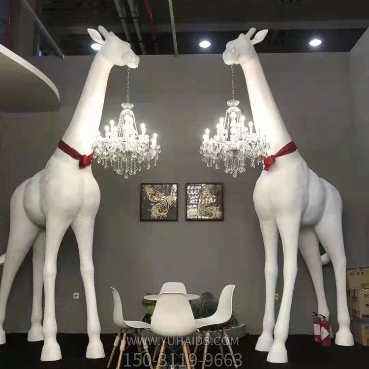 大型玻璃钢长颈鹿落地灯 酒店大堂 展馆装饰雕塑