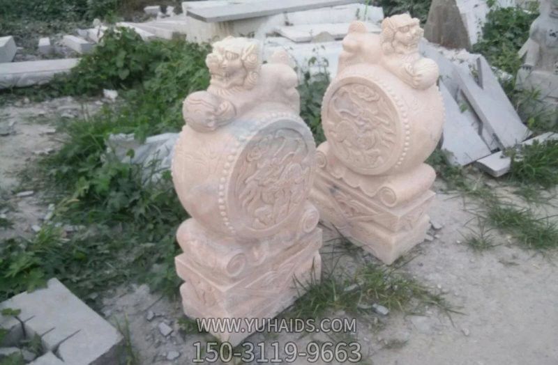 庭院寺庙大理石石雕抱鼓石上的狮子雕塑