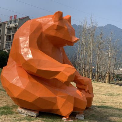 玻璃钢公园草坪抽象几何彩绘大型坐姿熊雕塑