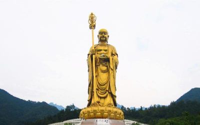 户外大型铜雕拿法杖的地藏王雕塑