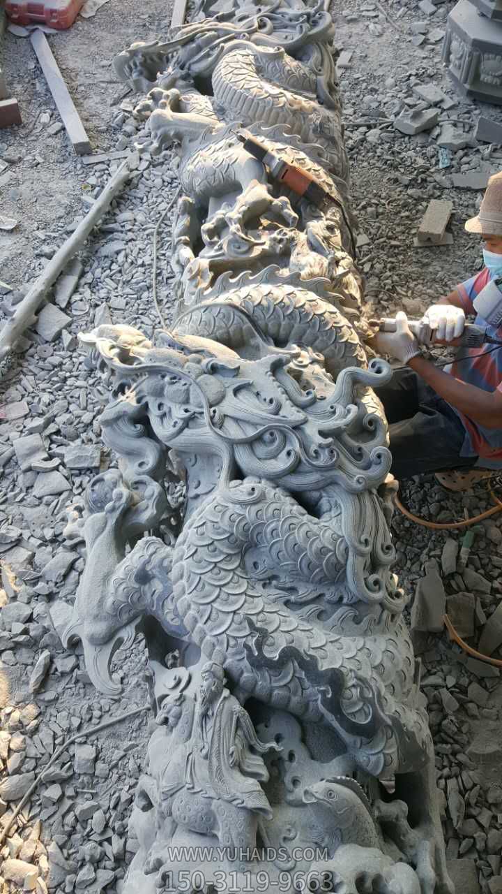 石雕盘龙柱雕刻雕塑