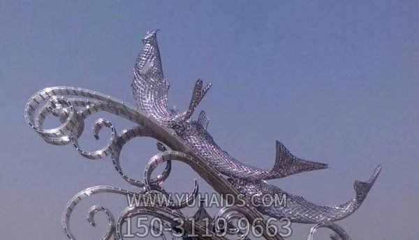 海边装饰一群不锈钢网格鱼雕塑
