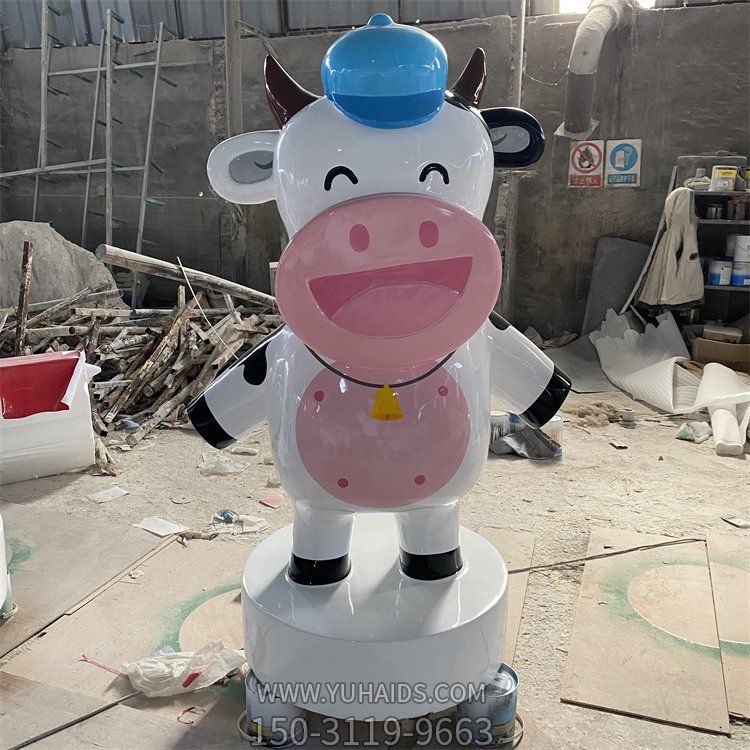 创意玻璃钢商场游乐园卡通小奶牛雕塑