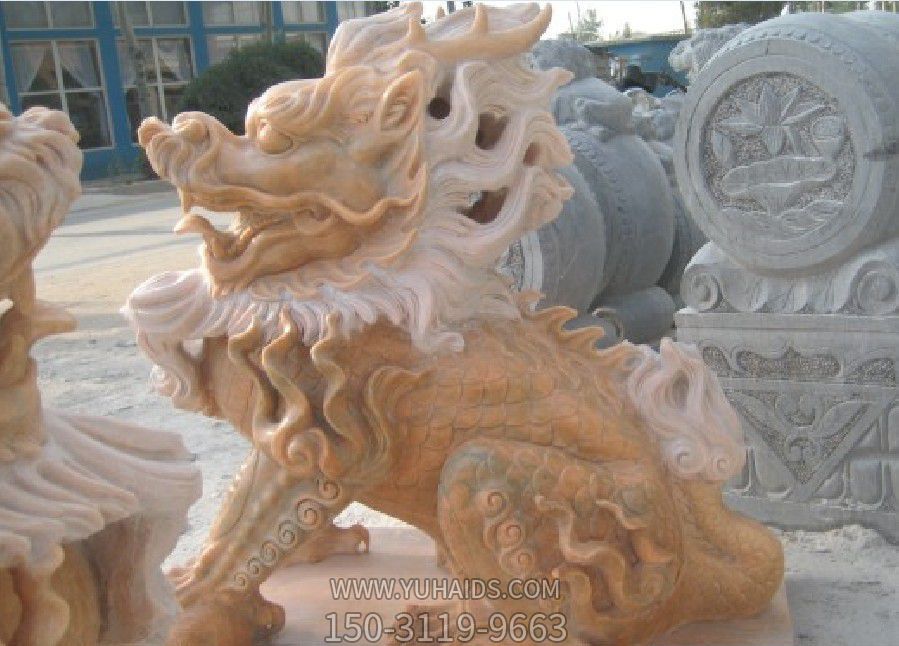 晚霞红石雕户外景区广场麒麟雕塑