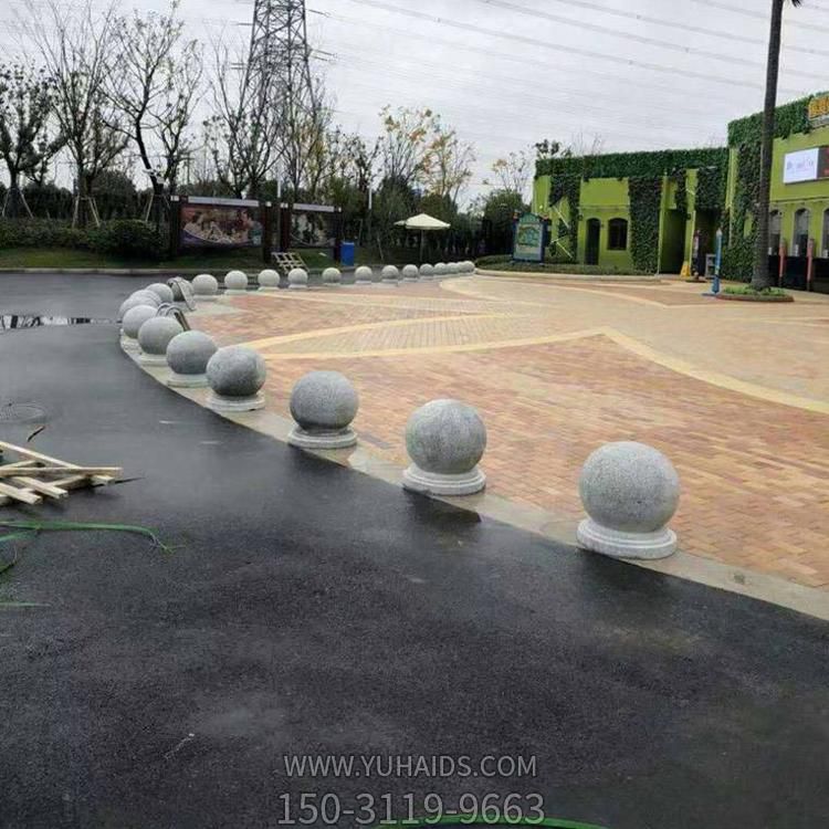 公园学校路口摆放圆形石墩子拦车路障石雕塑