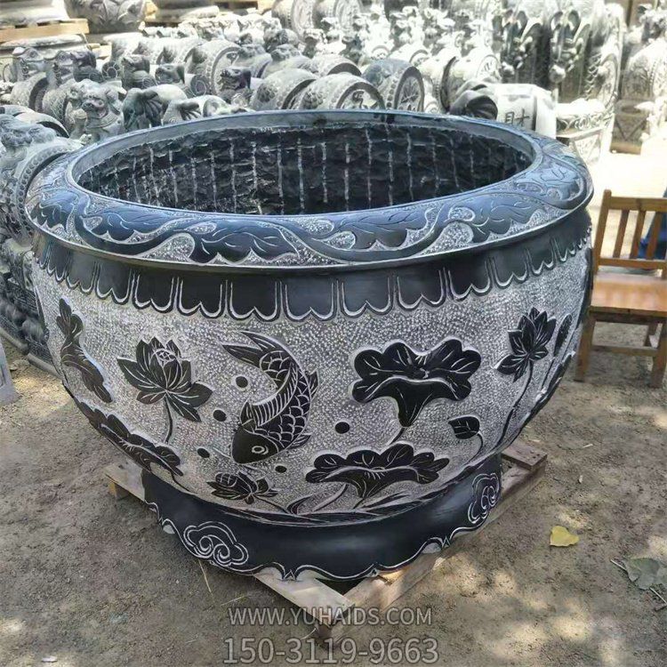 鱼戏莲叶间青石水缸雕塑