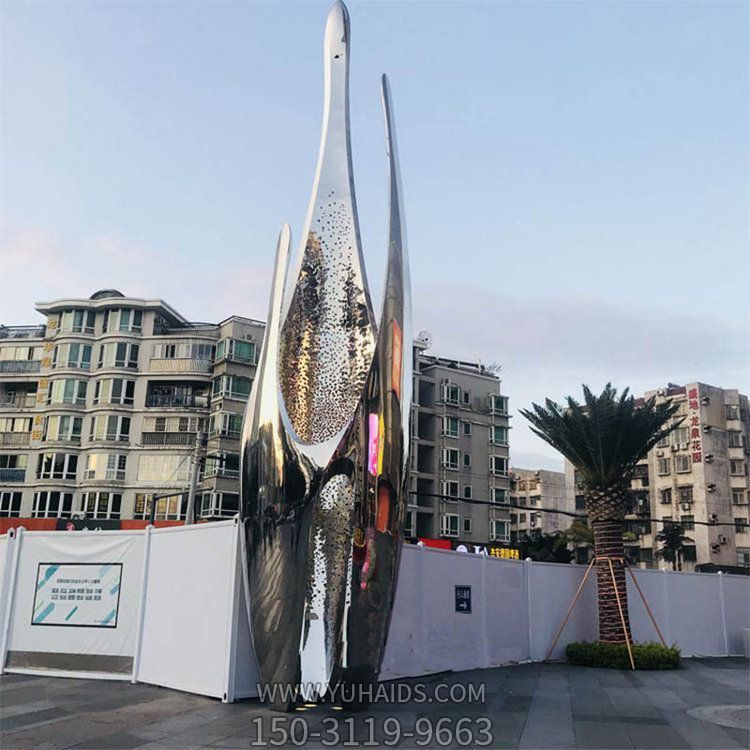 户外广场摆放大型不锈钢镜面抽象艺术造型景观雕塑