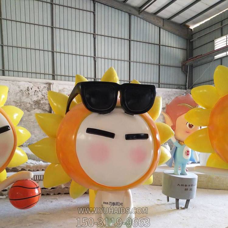 玻璃钢卡通雕塑商场创意戴墨镜的太阳花