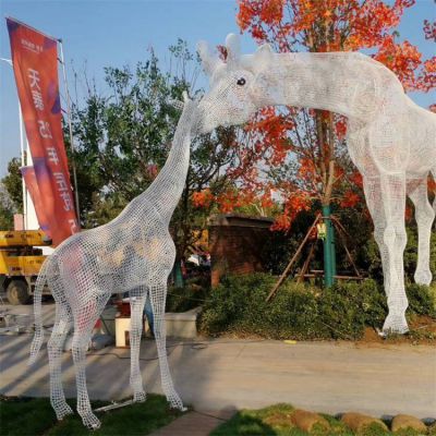 园林户外不锈钢网格大型长颈鹿雕塑