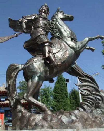 景点大型不锈钢仿铜骑马的关公雕塑