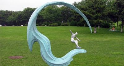 草坪装饰摆放冲浪的蓝色不锈钢浪花雕塑