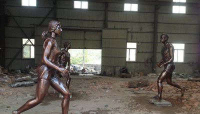 广场跑步女生人物玻璃钢仿铜雕塑