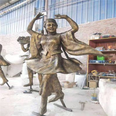 景点摆放玻璃钢铸铜跳舞少数民族女孩雕像