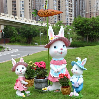 庭院草坪玻璃钢彩绘三只卡通可爱兔子雕塑