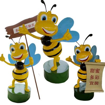幼儿园学院操场摆放三只卡通蜜蜂玻璃钢雕塑