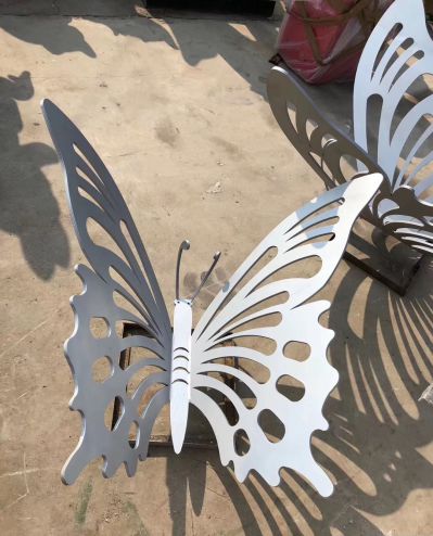 不锈钢镂空农场蝴蝶雕塑