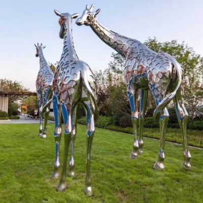 园林草地不锈钢抛光镜面长颈鹿动物小品雕塑