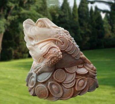 公园里摆放的歪着头的花岗岩石雕创意金蟾雕塑