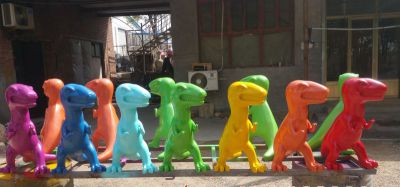 游乐场创意仿真玻璃钢五颜六色的恐龙雕塑