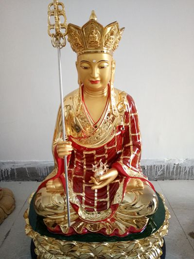 寺庙佛像铜铸彩绘手拿法杖的地藏王雕塑