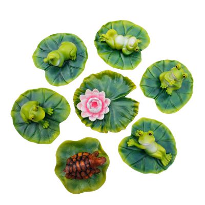 荷叶上姿态各异休息中的玻璃钢青蛙雕塑