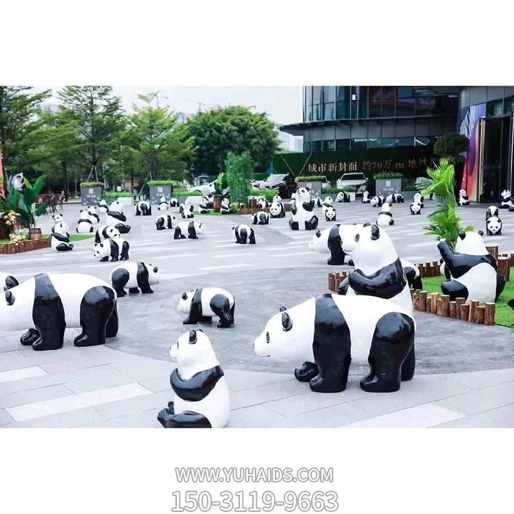 玻璃钢卡通户外景观熊猫雕塑