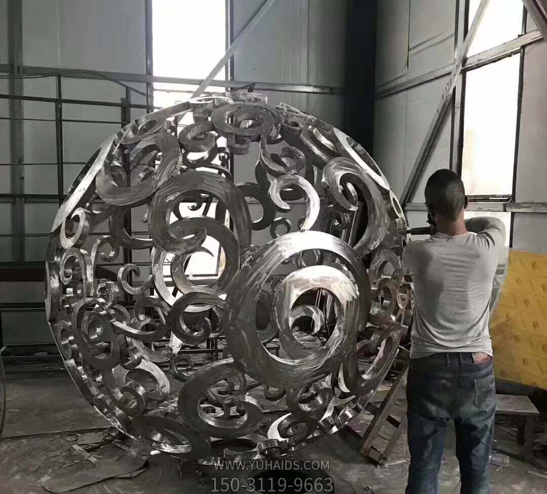 不锈钢镂空抽象景区户外球体雕塑