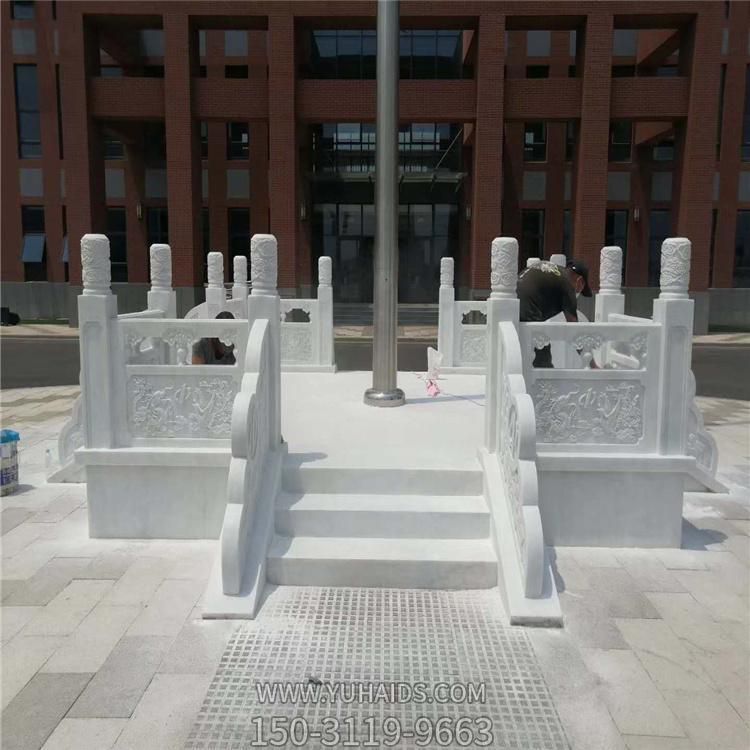 学校广场摆放汉白玉雕刻升旗台雕塑