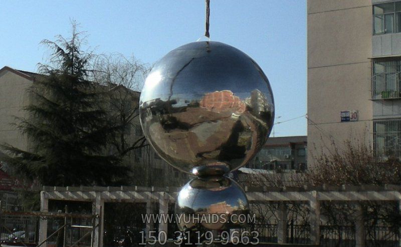 户外不锈钢镜面球体雕塑