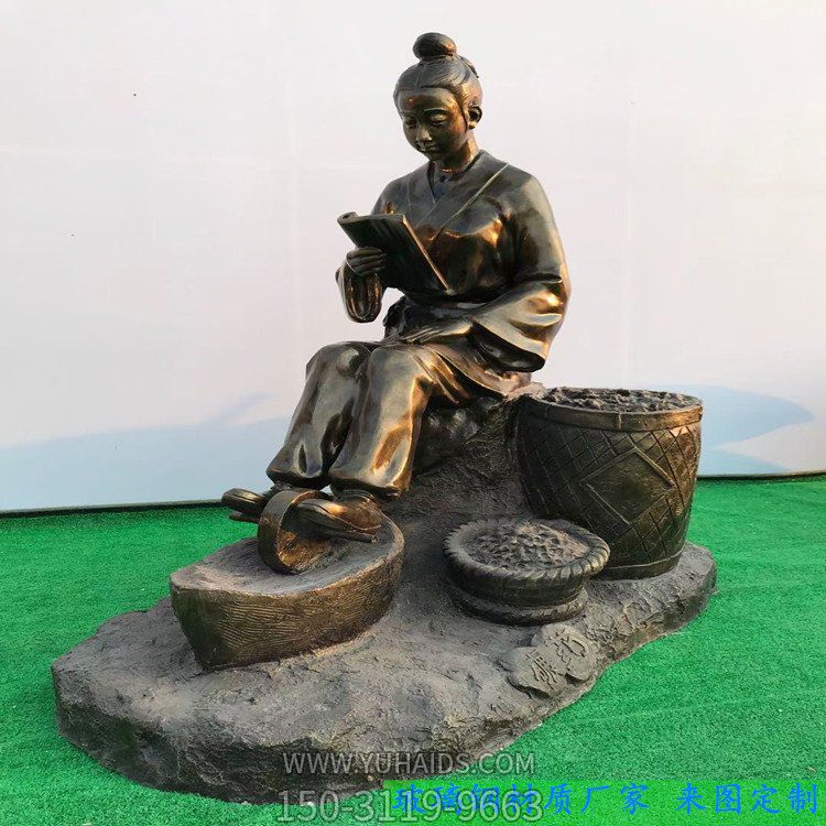 玻璃钢仿铜户外园林景观捻药的人物景观雕塑
